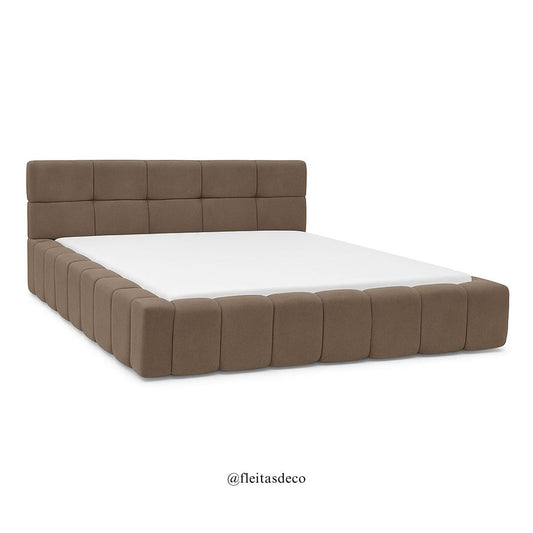 Cama Hanna Brown
