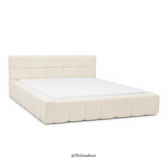 Cama Hanna Nude